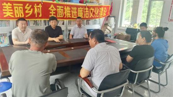 股票在线配资 中国太保寿险吉林省分公司走进长白县八道沟镇新兴村开展乡村振兴助农活动